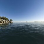Noosa_beach_High_Tide-Australia_PI-0.jpg